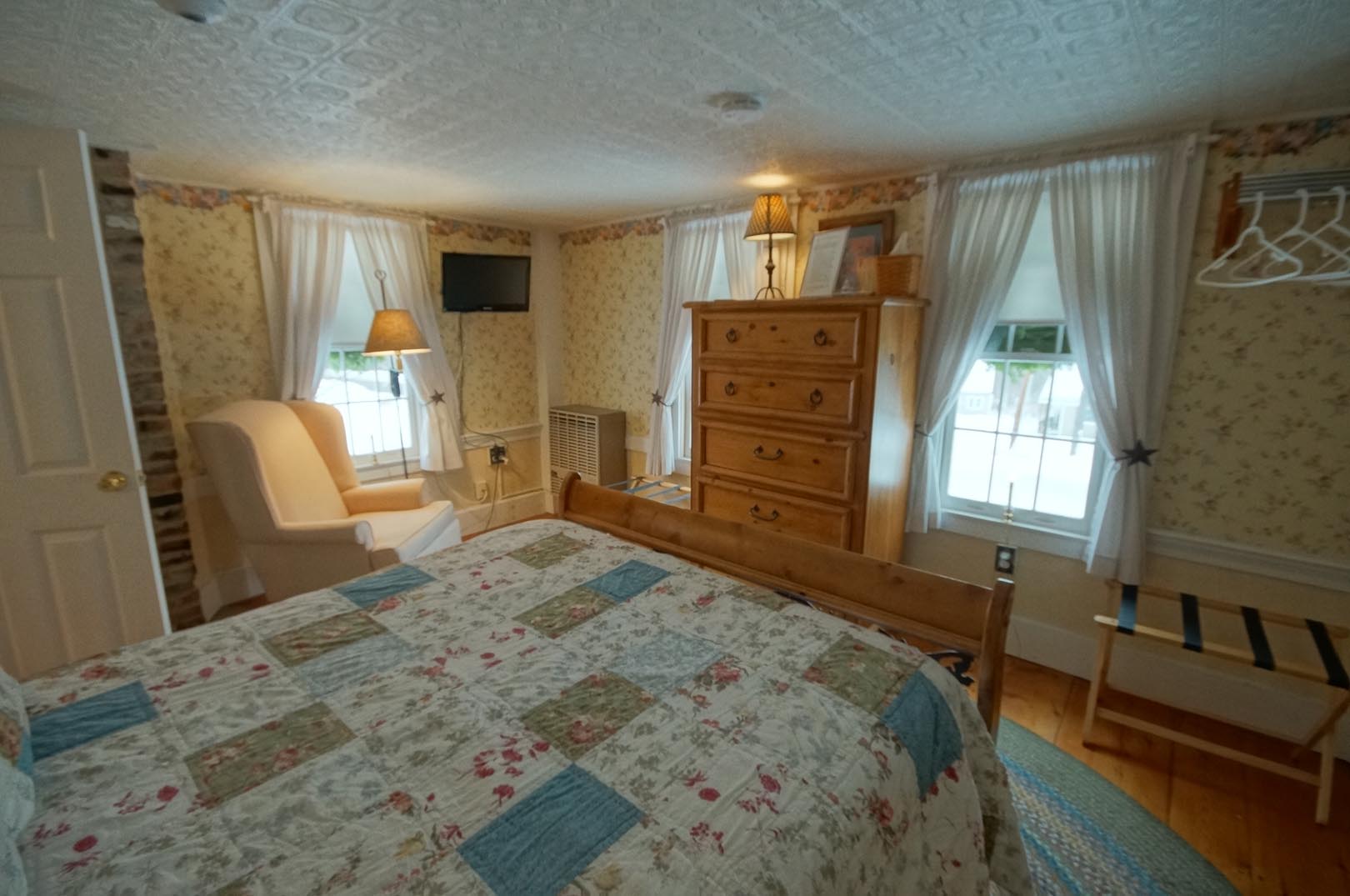 bed-and-breakfast-room-2